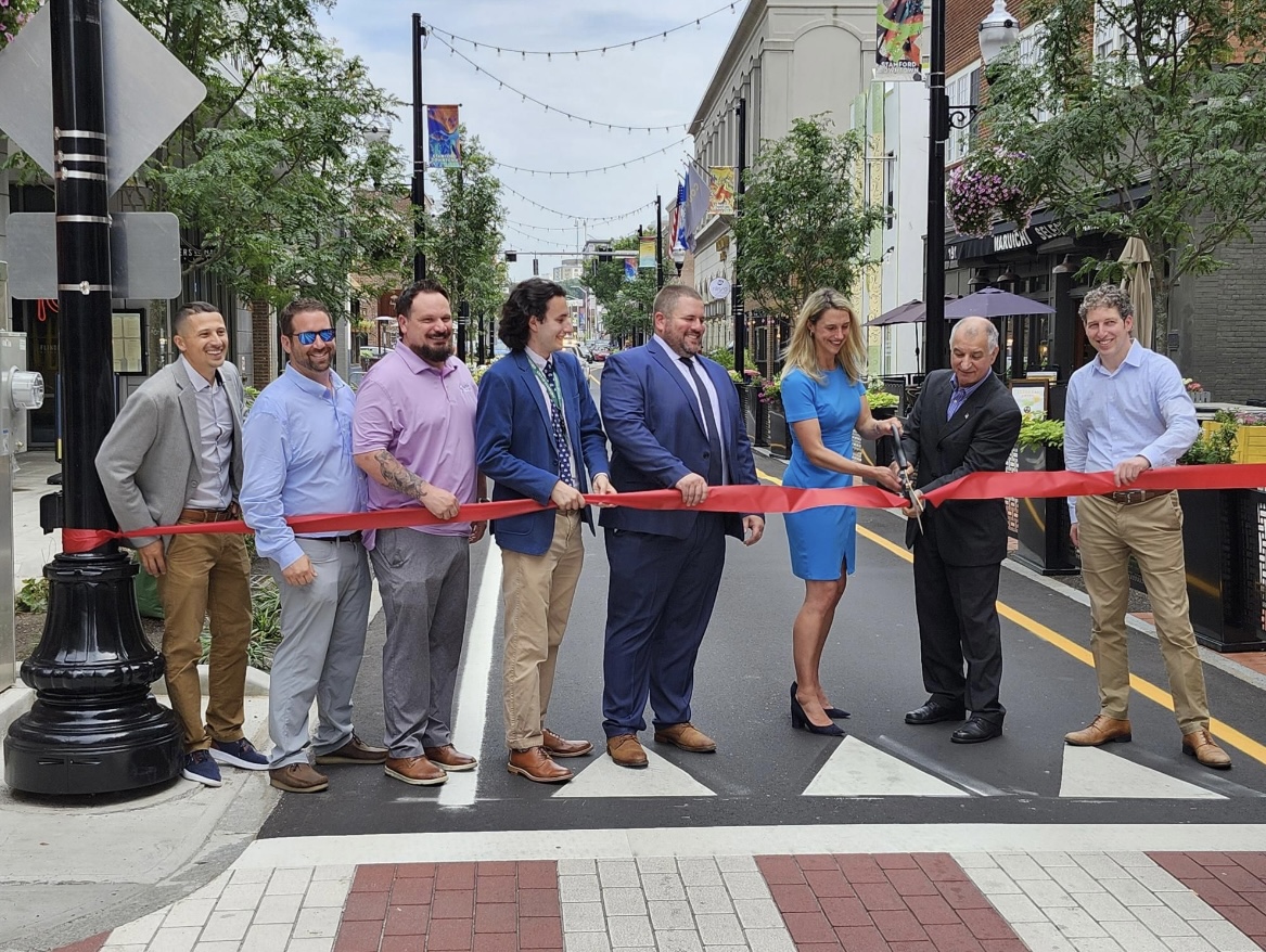 Mayor Simmons smiles with members of CTDOT during the Lower Summer St ribbon cutting