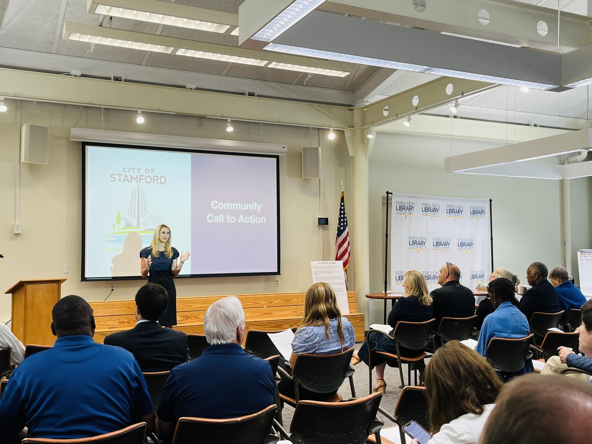 Mayor Simmons speaks during the community meeting