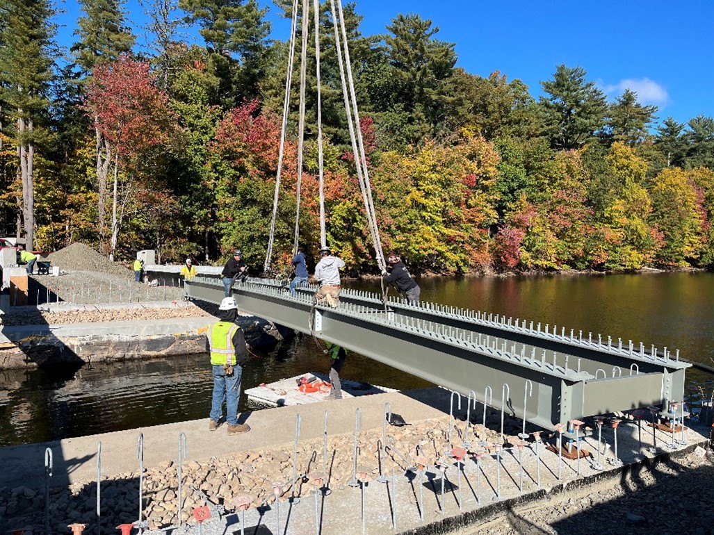 Steel beams being installed for the Lakeside Drive Bridge